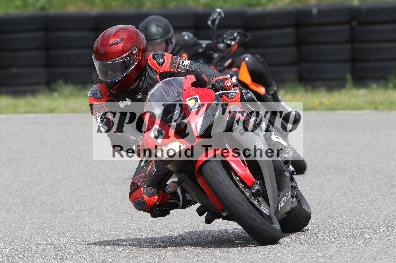 Archiv-2025/10 23.04.2025 Cornu Master School ADR/rot-rouge/42